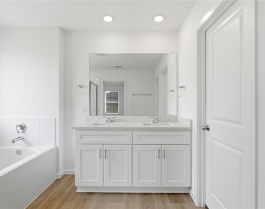 9030 Shady Cabana Way - Photo Thumbnail 16