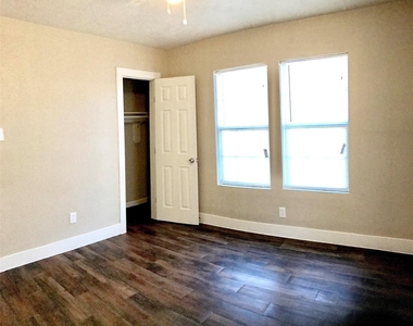 1704 Sam Wilson Street - Photo Thumbnail 4