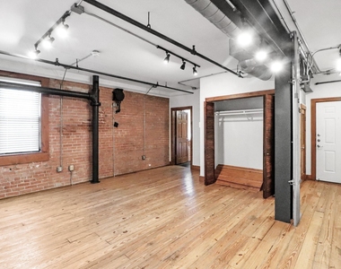 1011 Wood Street - Photo Thumbnail 7