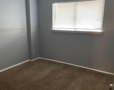 7273 Chasewood Drive - Photo Thumbnail 13