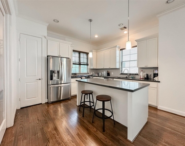 2 Hermann Park Court - Photo Thumbnail 4