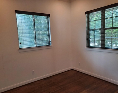 2 Hermann Park Court - Photo Thumbnail 23
