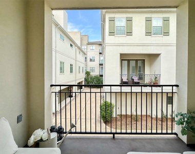 2 Hermann Park Court - Photo Thumbnail 10