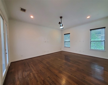 2 Hermann Park Court - Photo Thumbnail 8