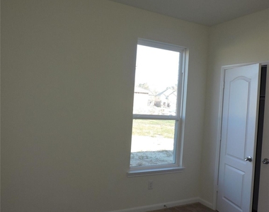 1122 Epworth Court - Photo Thumbnail 18