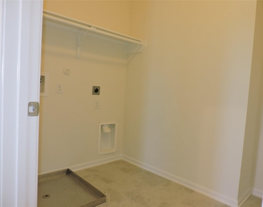 1122 Epworth Court - Photo Thumbnail 27