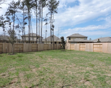 1122 Epworth Court - Photo Thumbnail 6