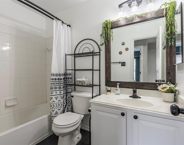 336 Capella Oaks Lane - Photo Thumbnail 26