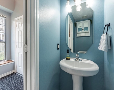 336 Capella Oaks Lane - Photo Thumbnail 15