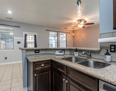 336 Capella Oaks Lane - Photo Thumbnail 10