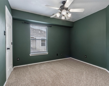 336 Capella Oaks Lane - Photo Thumbnail 24