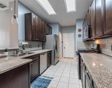 336 Capella Oaks Lane - Photo Thumbnail 13
