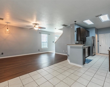 336 Capella Oaks Lane - Photo Thumbnail 9