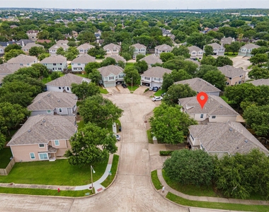 336 Capella Oaks Lane - Photo Thumbnail 30