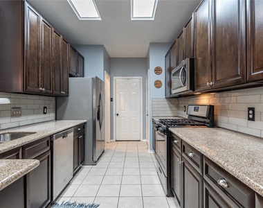 336 Capella Oaks Lane - Photo Thumbnail 14