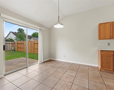 6422 Founding Drive - Photo Thumbnail 7