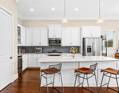 1407 Devonshire Manor Lane - Photo Thumbnail 5