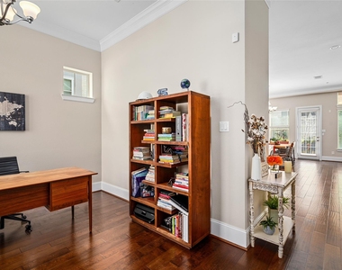 1407 Devonshire Manor Lane - Photo Thumbnail 3