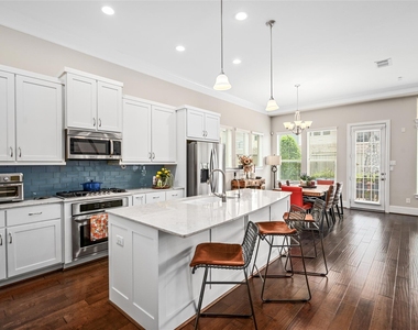 1407 Devonshire Manor Lane - Photo Thumbnail 4