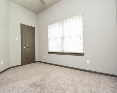 78 Aventura Place - Photo Thumbnail 21