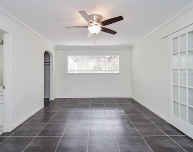 854 Wax Myrtle Lane - Photo Thumbnail 13