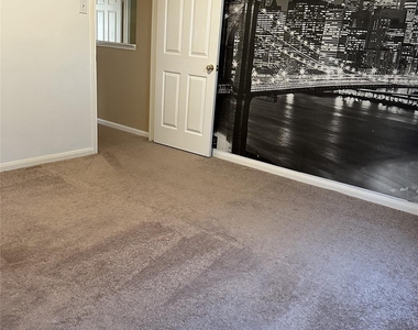 23806 Allingham Ln - Photo Thumbnail 7