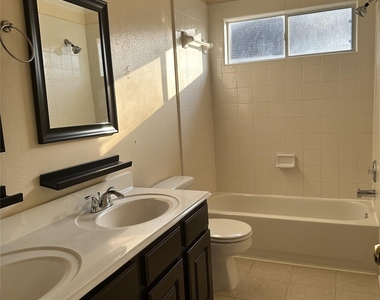 23806 Allingham Ln - Photo Thumbnail 11