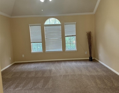 23806 Allingham Ln - Photo Thumbnail 4