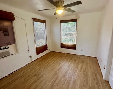 124 7th Street - Photo Thumbnail 9