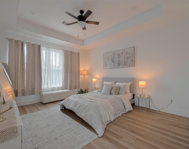 778 Mansfield St - Photo Thumbnail 21
