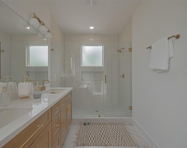 778 Mansfield St - Photo Thumbnail 26