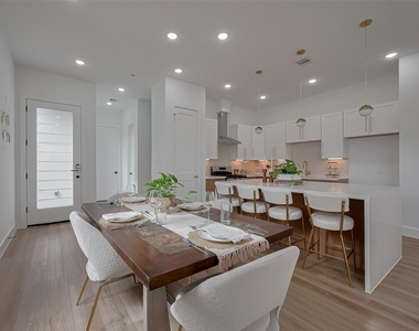 778 Mansfield St - Photo Thumbnail 2