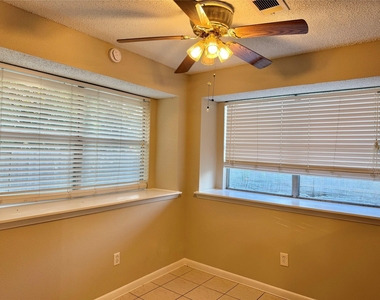2923 Cottonfield Way - Photo Thumbnail 15