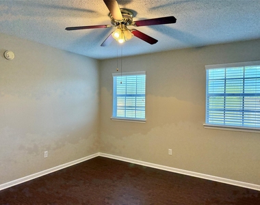 2923 Cottonfield Way - Photo Thumbnail 8