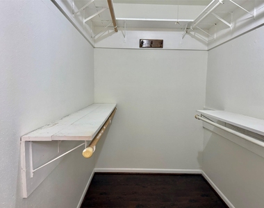 2923 Cottonfield Way - Photo Thumbnail 21