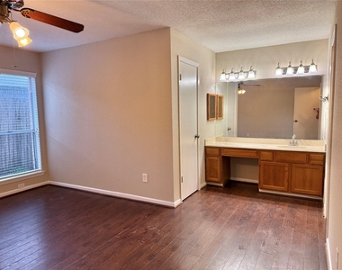 2923 Cottonfield Way - Photo Thumbnail 19
