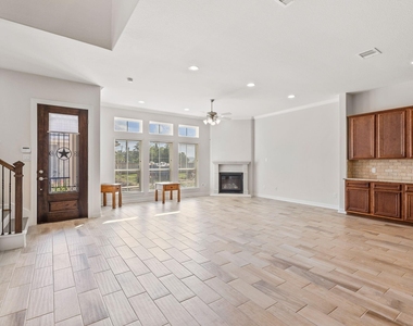 14 W Oaks Drive - Photo Thumbnail 2