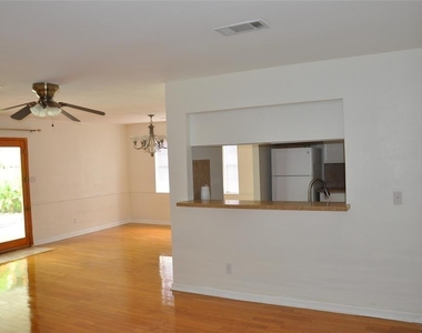 5519 Caversham Dr Drive - Photo Thumbnail 4