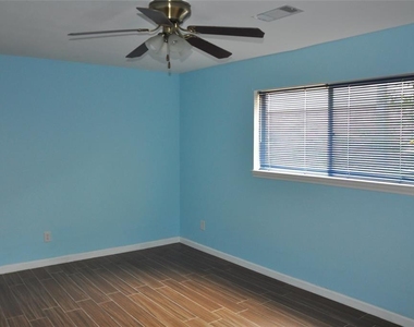 5519 Caversham Dr Drive - Photo Thumbnail 19