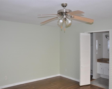 5519 Caversham Dr Drive - Photo Thumbnail 22