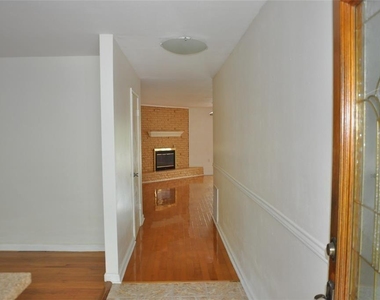 5519 Caversham Dr Drive - Photo Thumbnail 2