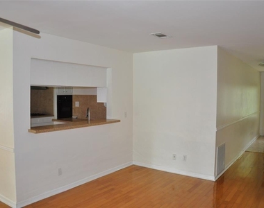 5519 Caversham Dr Drive - Photo Thumbnail 7