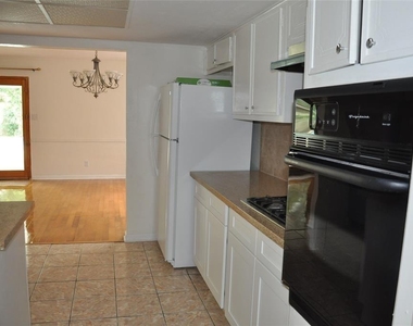 5519 Caversham Dr Drive - Photo Thumbnail 13
