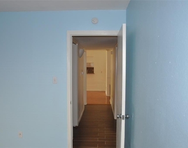 5519 Caversham Dr Drive - Photo Thumbnail 24