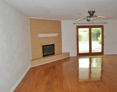 5519 Caversham Dr Drive - Photo Thumbnail 3