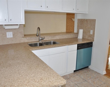 5519 Caversham Dr Drive - Photo Thumbnail 11