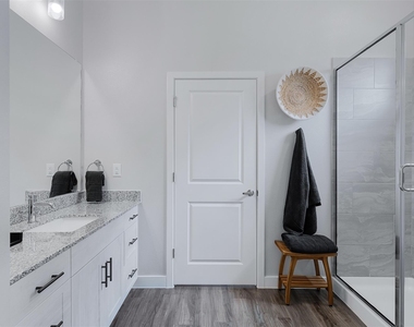 5505 Wild Acres Drive - Photo Thumbnail 12