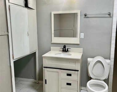605 E Hunnicutt Street - Photo Thumbnail 7