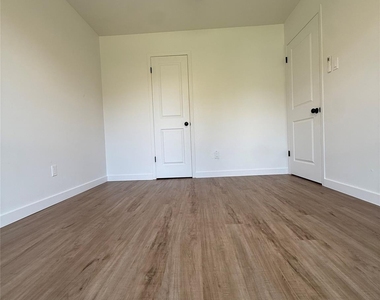 2726 Yale Street - Photo Thumbnail 37