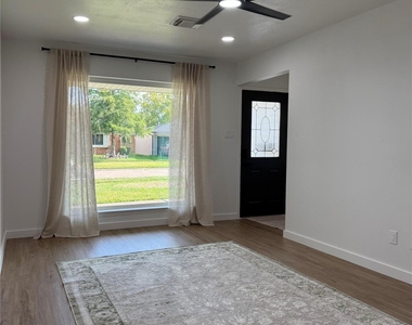 2726 Yale Street - Photo Thumbnail 1